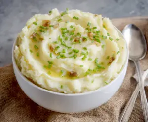 Creamy Whole30 mashed potatoes made with fresh, wholesome ingredients.